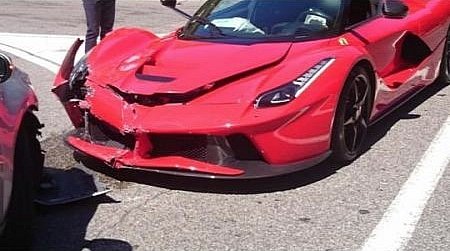 LaFerrari crash3