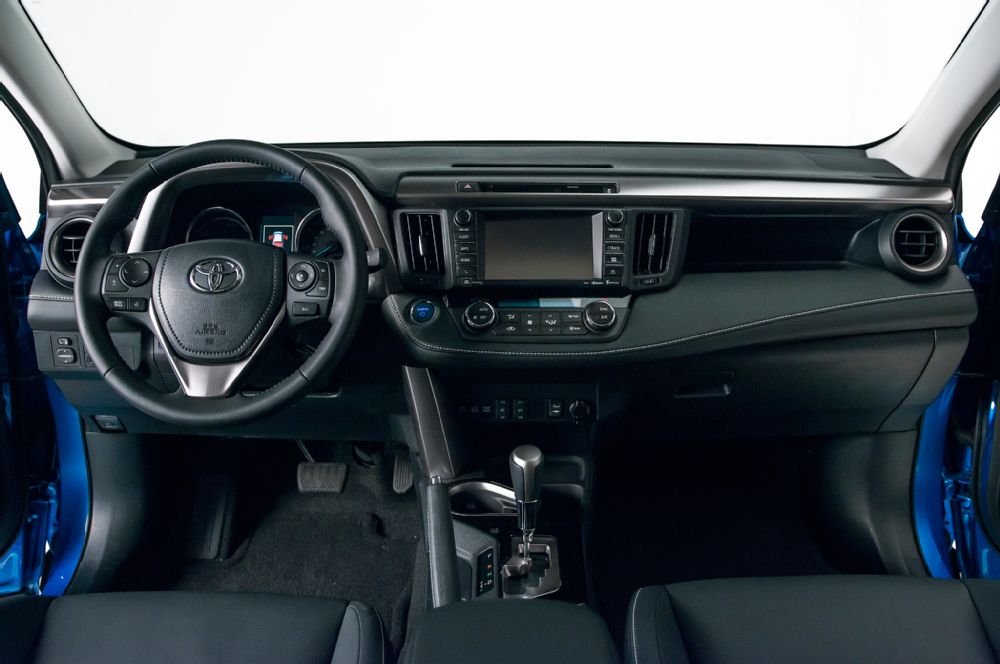 2016-toyota-rav4-3