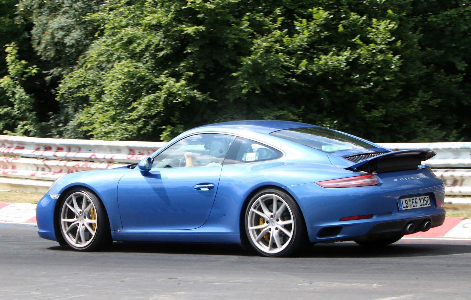 2016-porsche-911-5