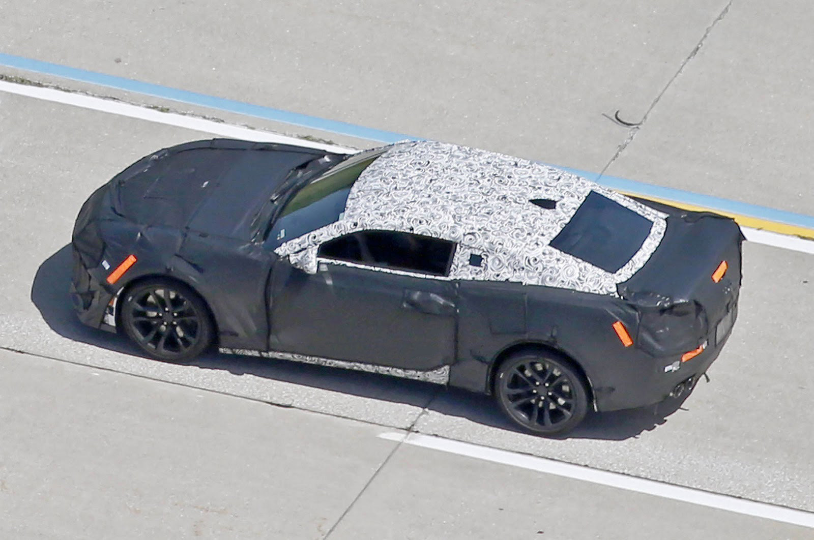 2017-chevrolet-camaro-zl1-kamuflajli-5