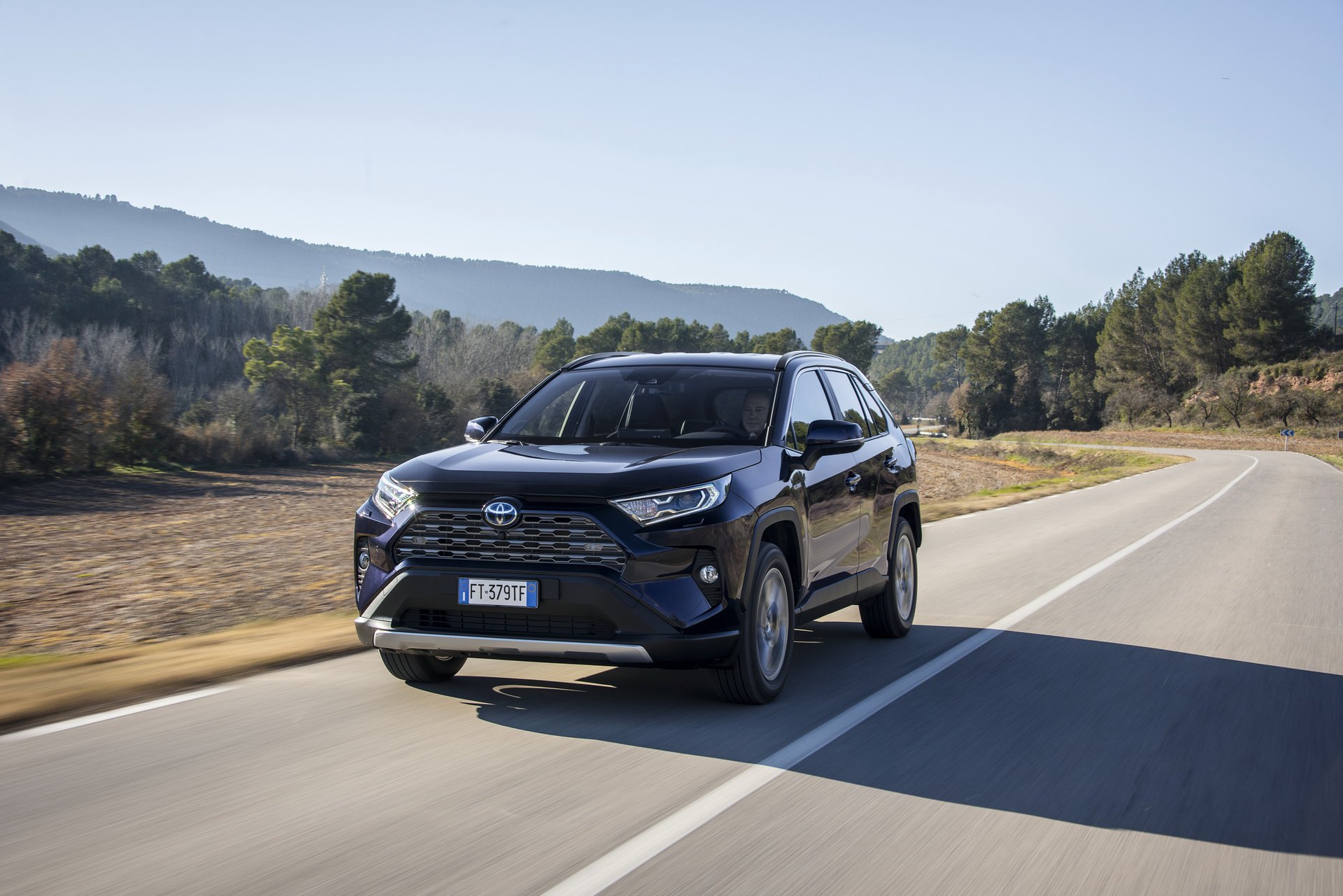 26a4095d-2019-toyota-rav4-hybrid-11