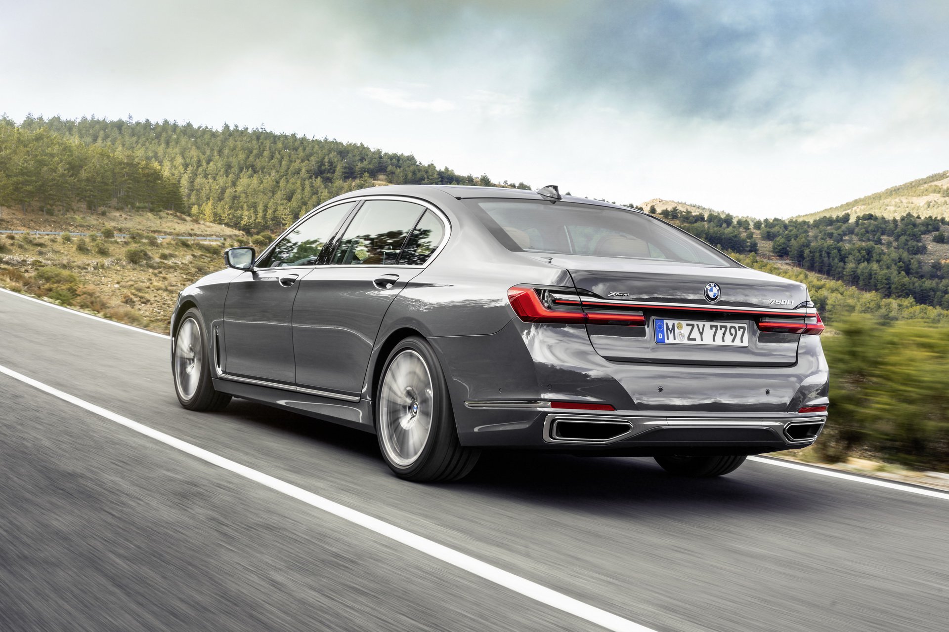 57398a83-2019-bmw-7-series-39