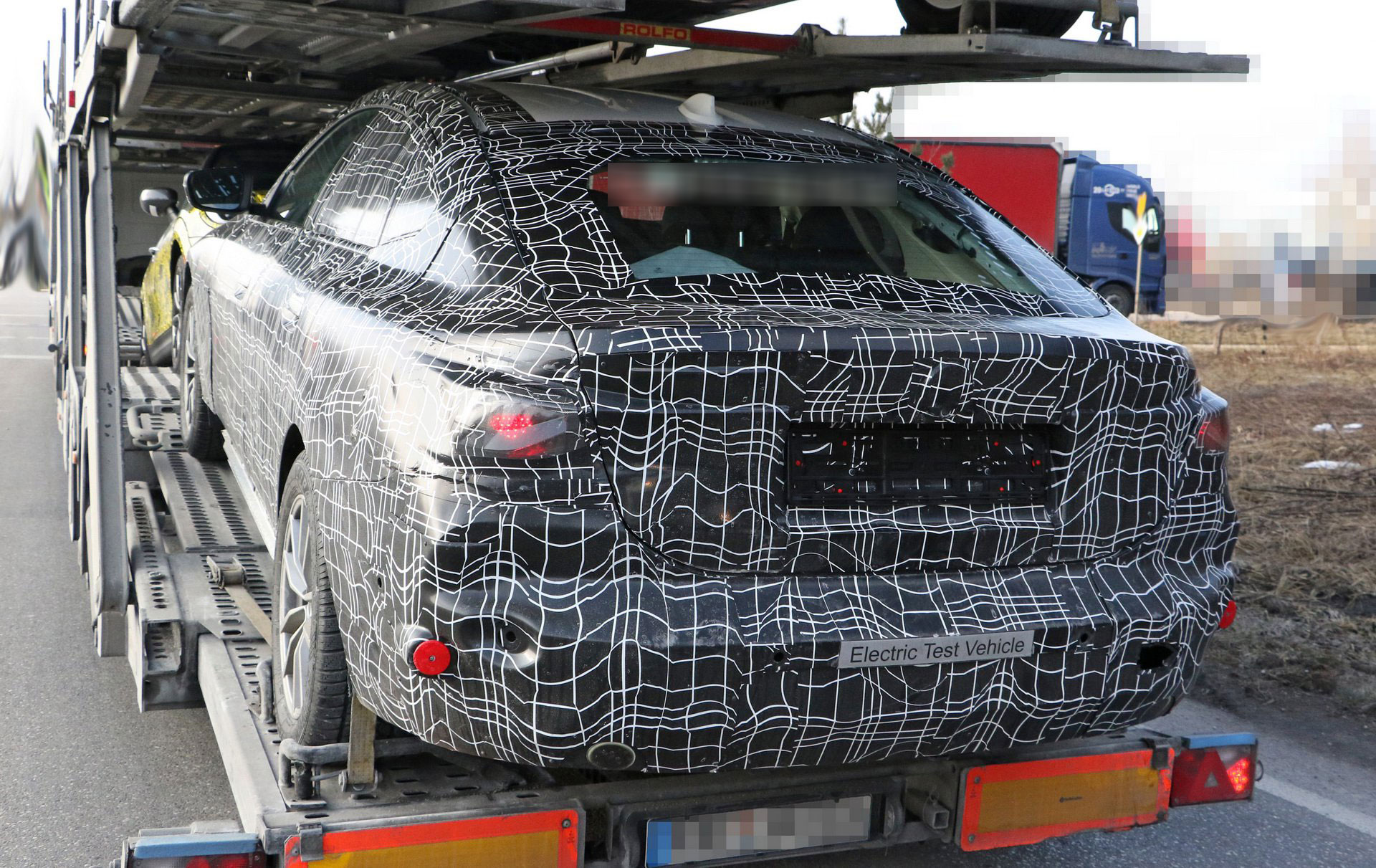 bmw-i4-3