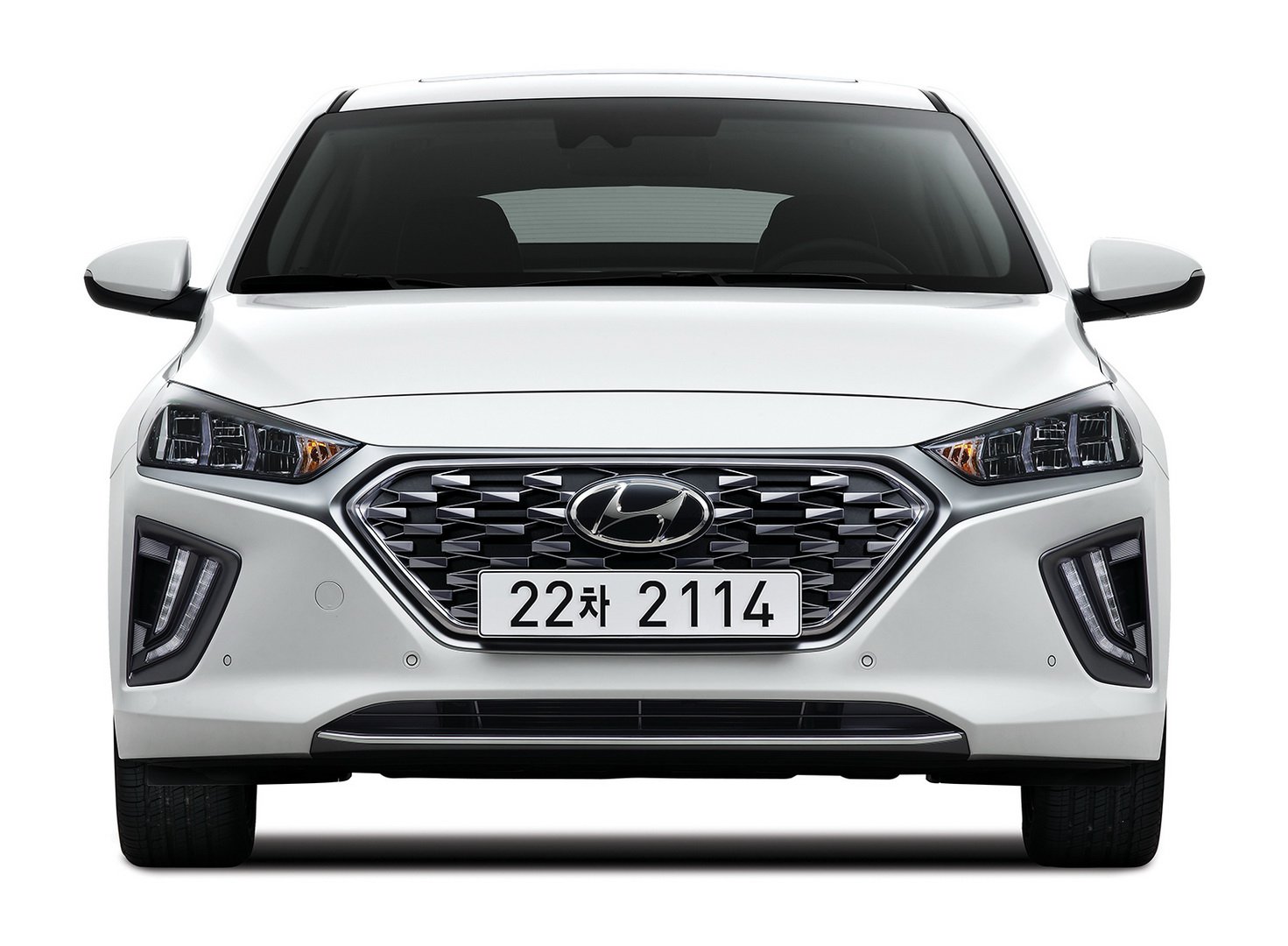 f87ff562-2020-hyundai-ioniq-hybrid-phev-4