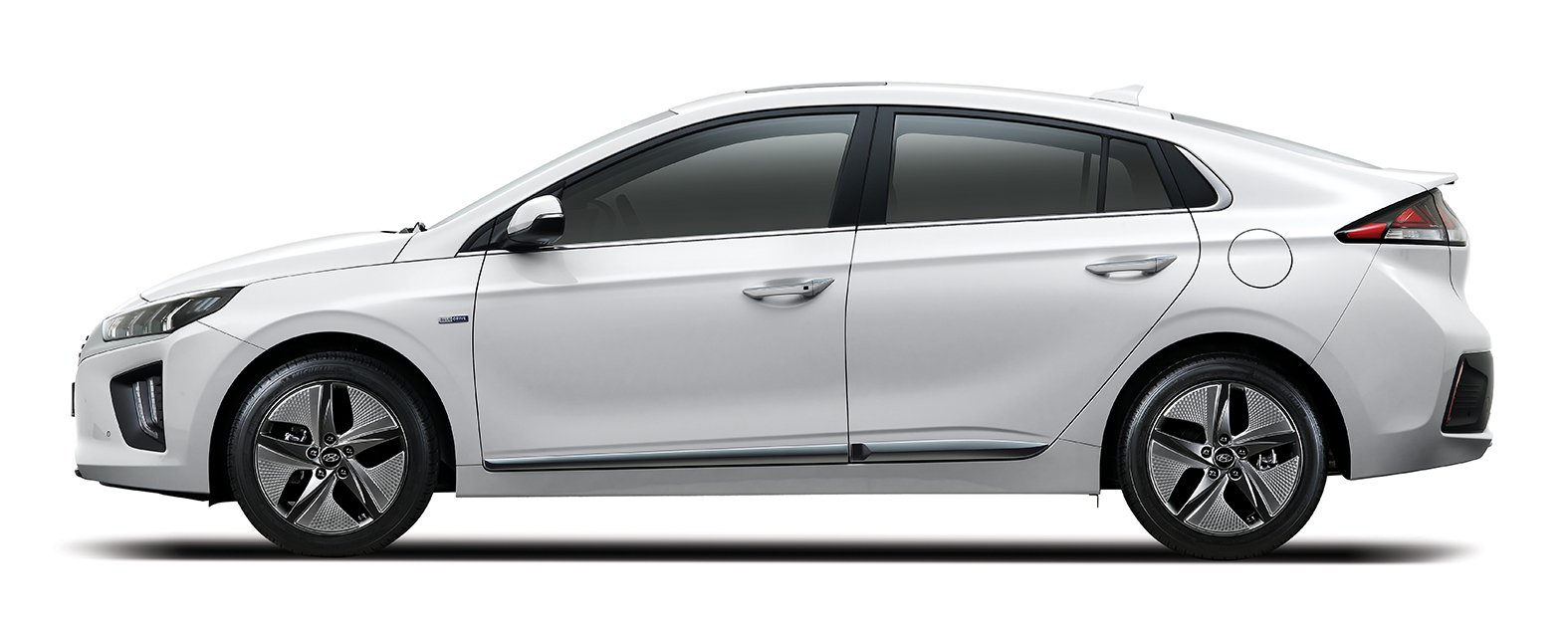 fd756f17-2020-hyundai-ioniq-hybrid-phev-6