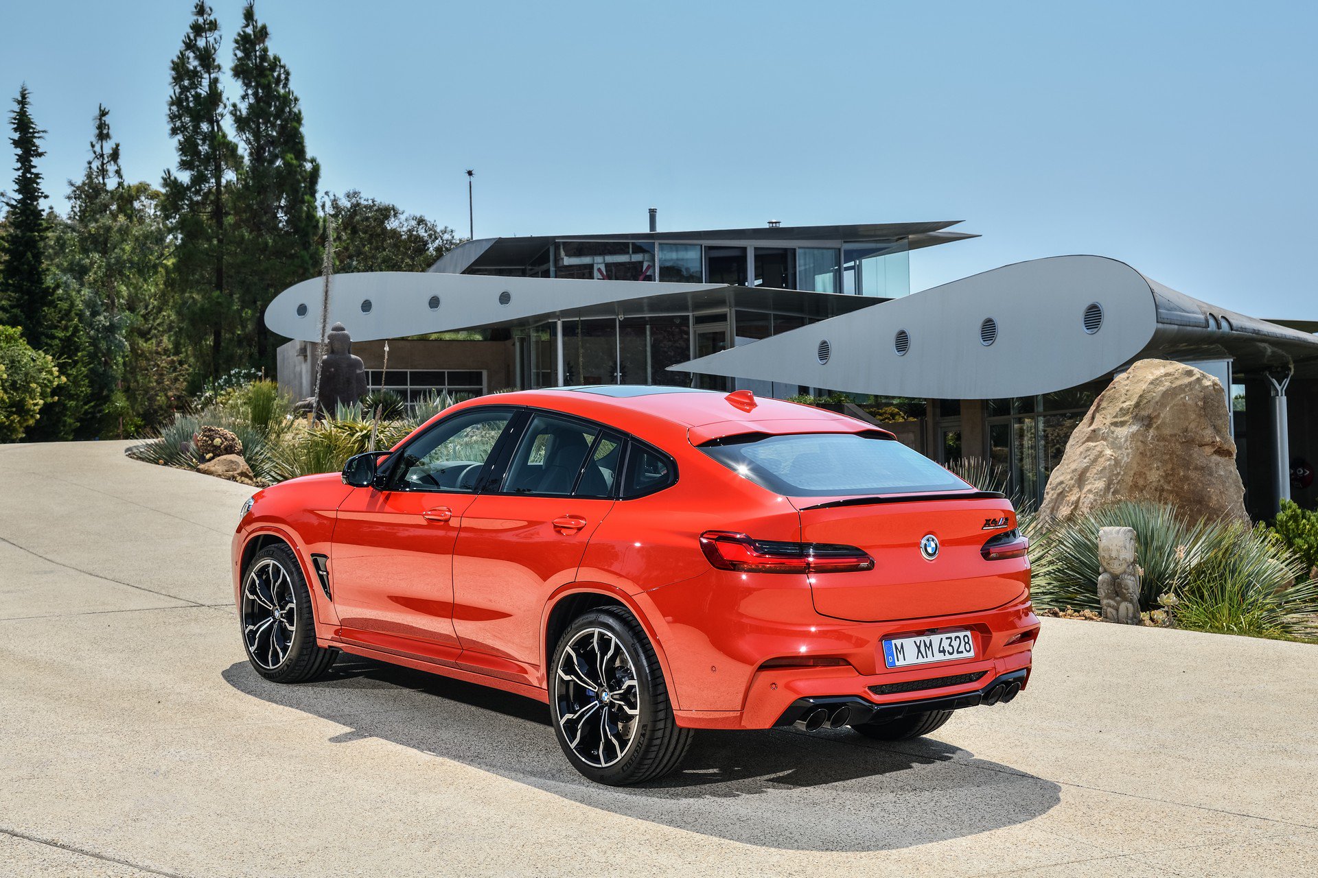 03820916-2020-bmw-x3-m-and-x4-m-26