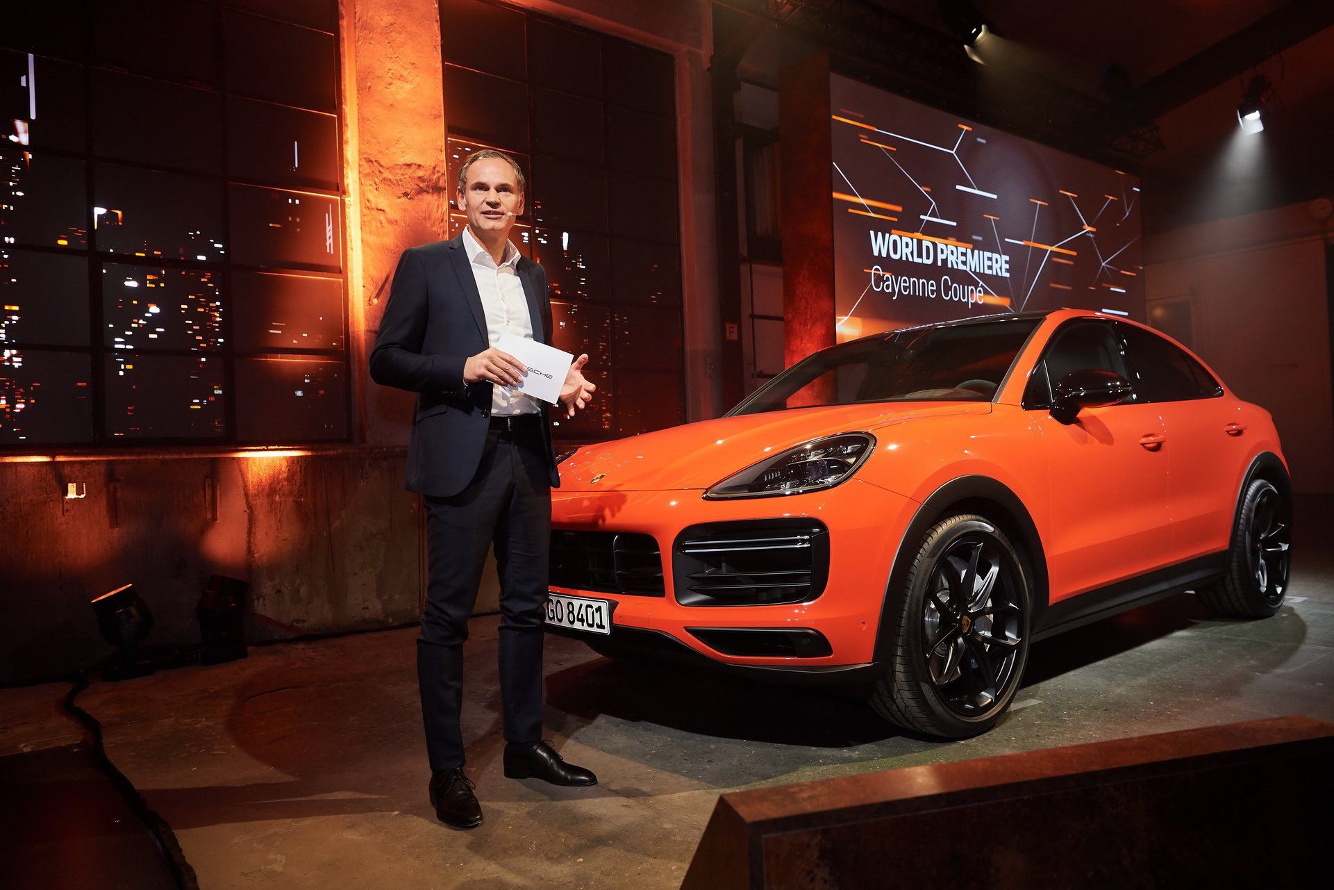 88240974-2020-porsche-cayenne-coupe-07