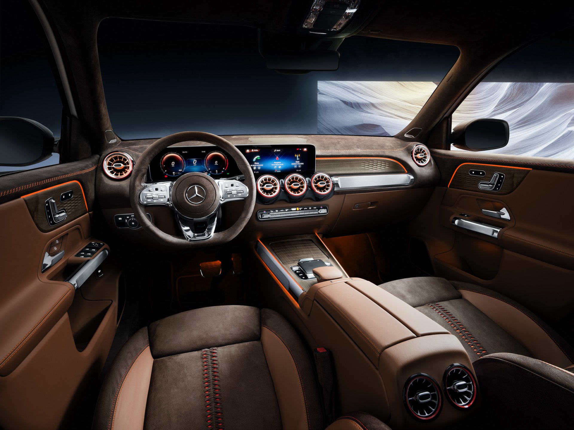 019e18e5-mercedes-concept-glb-16