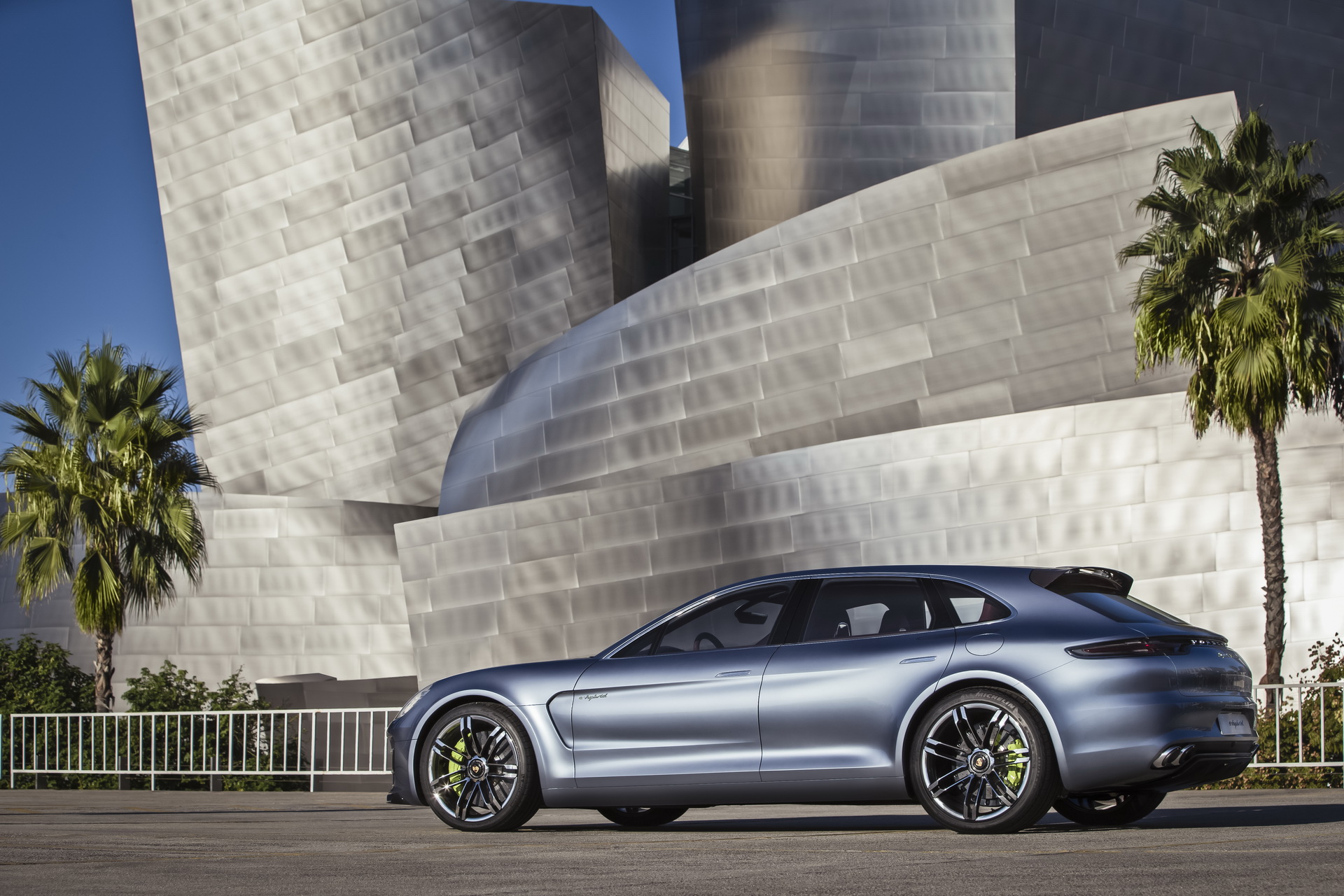 1f466abc-porsche-panamera-10-year-anniversary-5