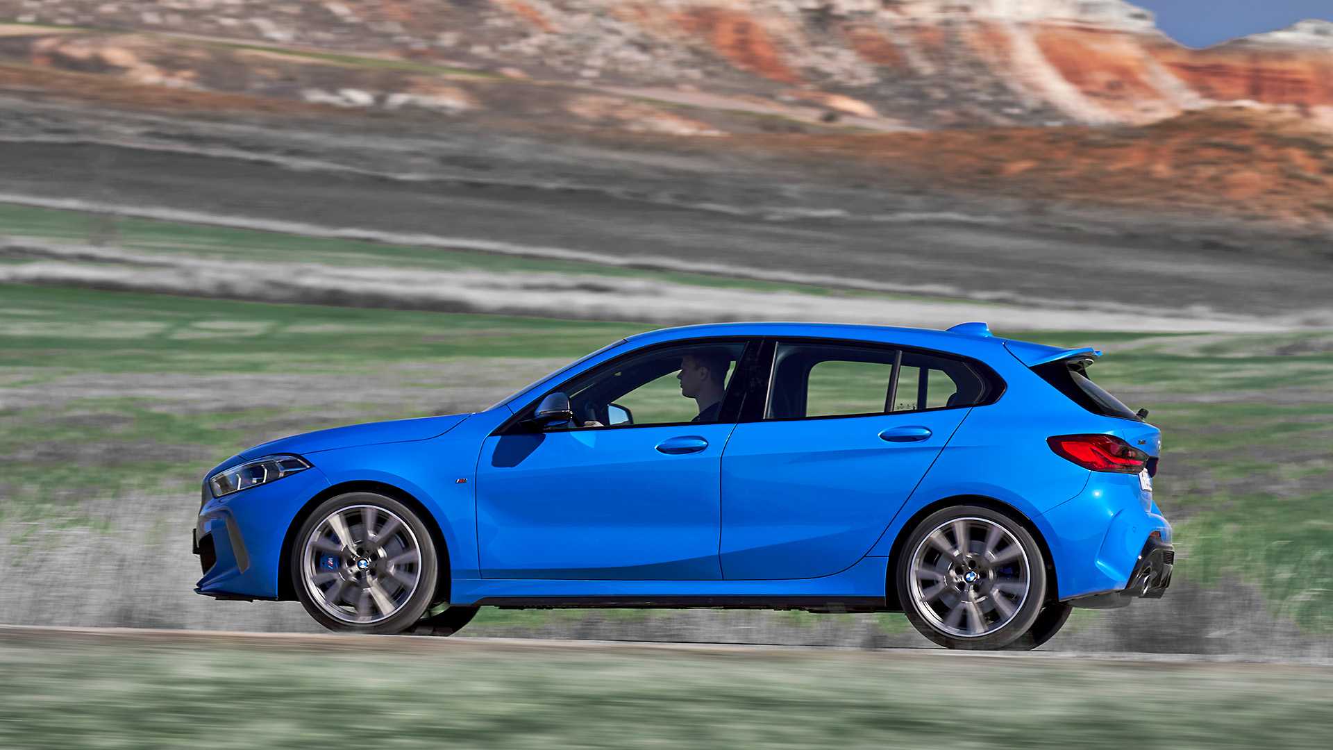 a0d3ff24-bmw-1-series-10