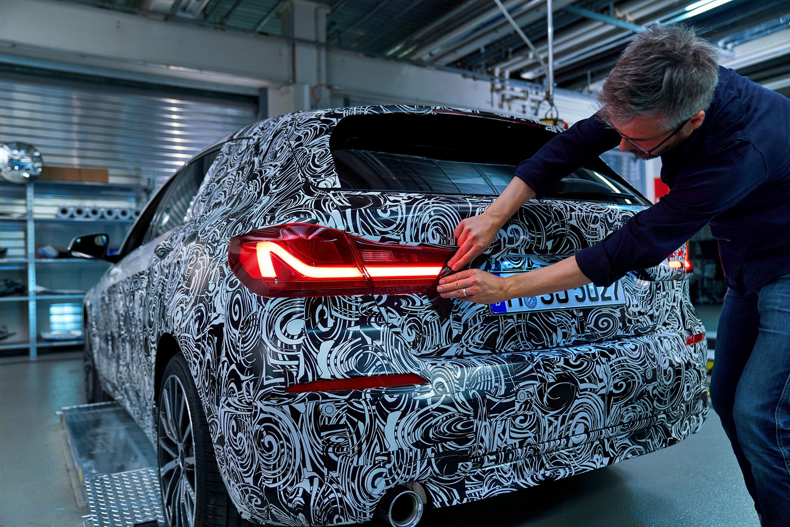 a9fa86bc-2020-bmw-1-series-teasers-4