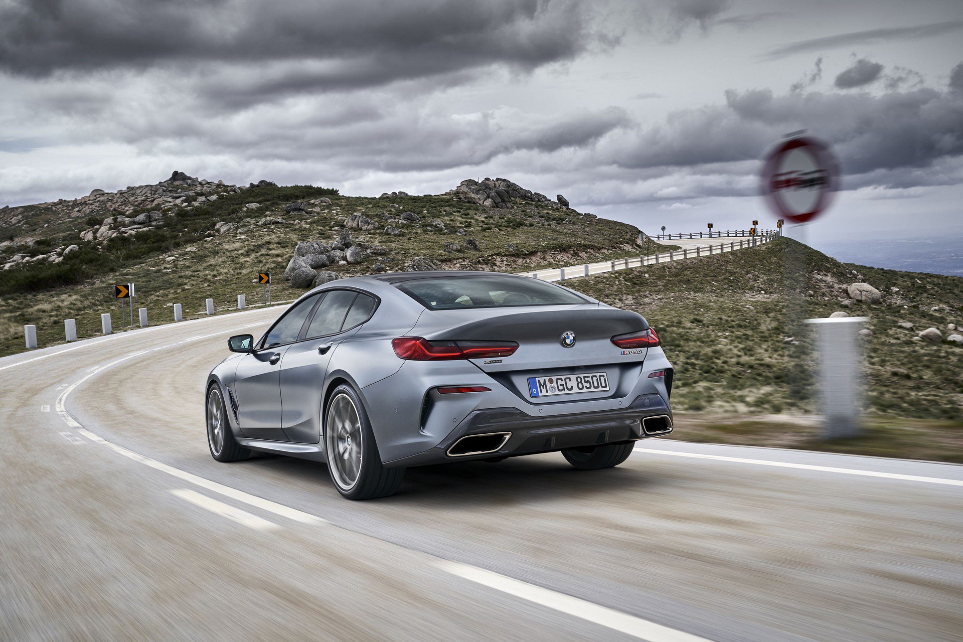 2059e1e4-2020-bmw-8-series-gran-coupe-7