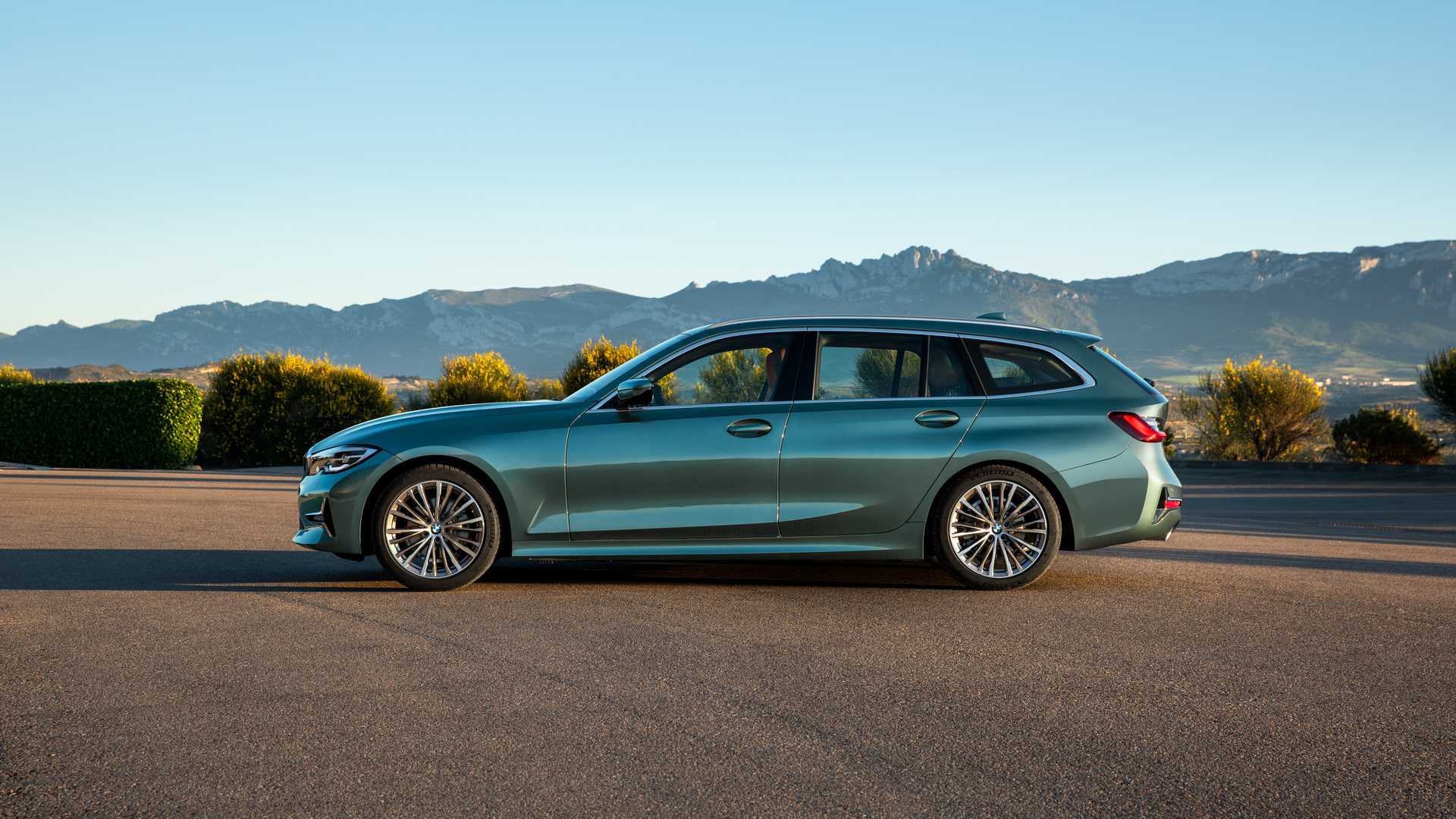 268e866d-bmw-3-series-touring-3
