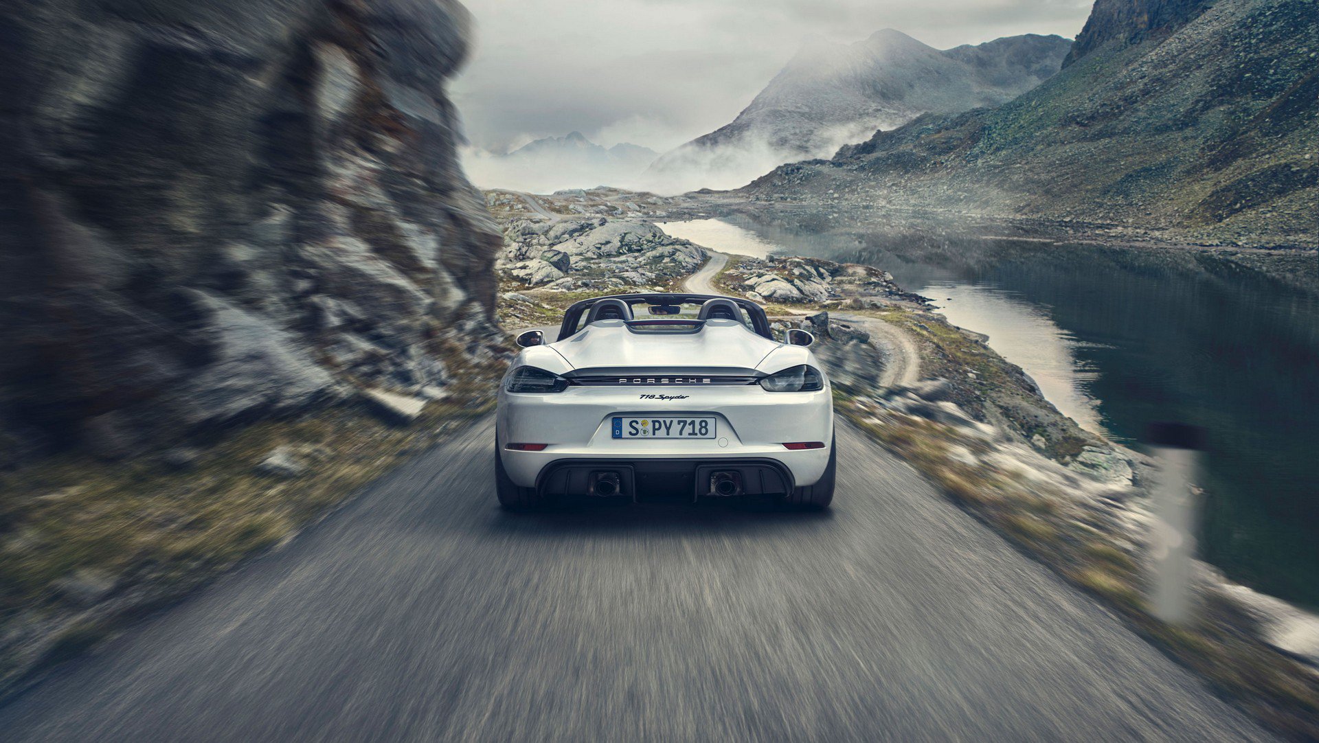 289e86c2-2020-porsche-718-spyder-2