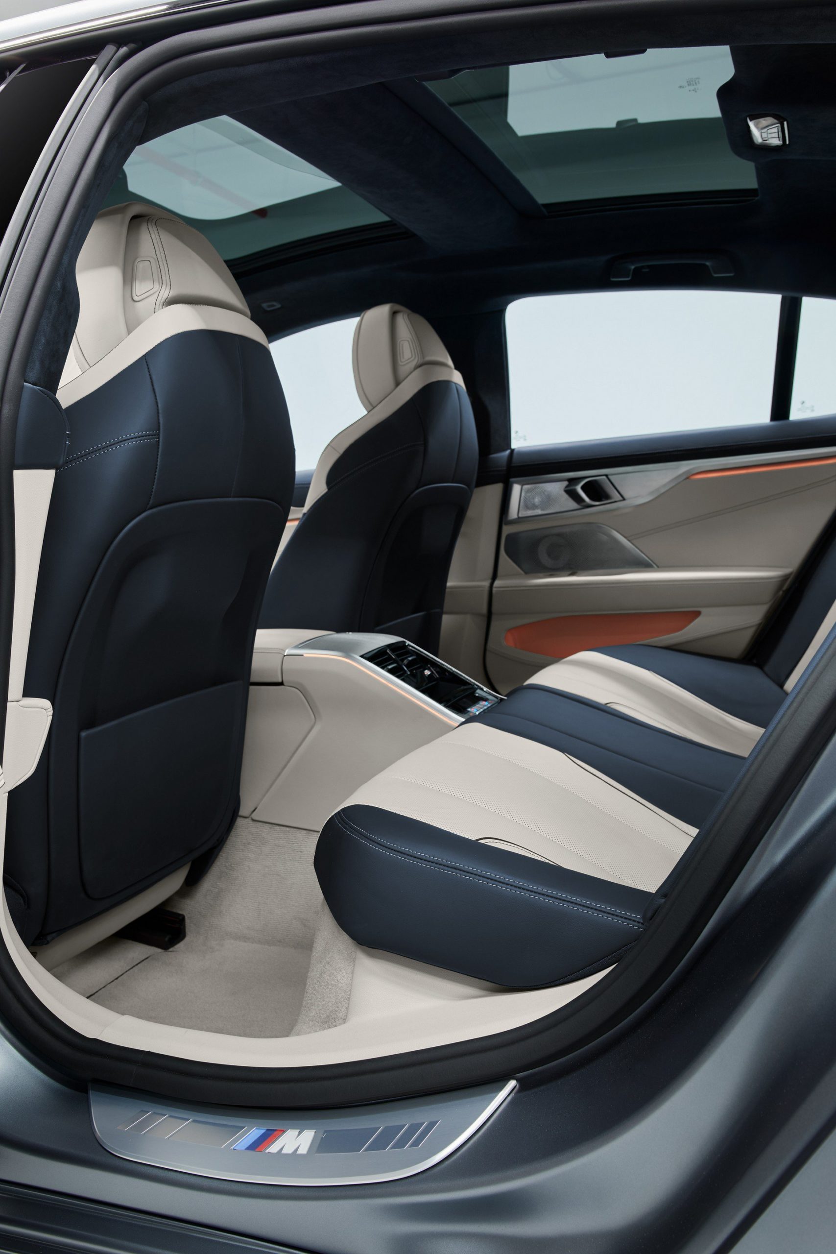 38b8f872-2020-bmw-8-series-gran-coupe-67