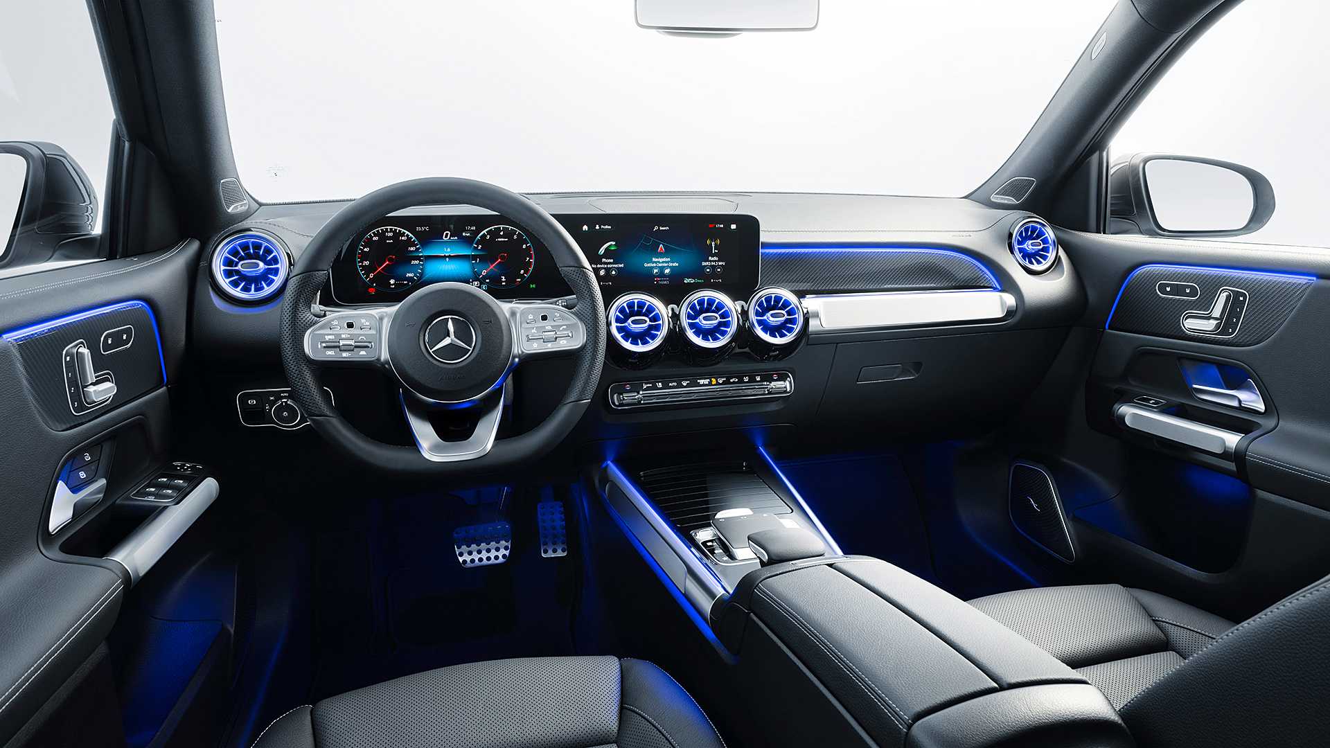 7c3af00b-mercedes-benz-glb-62