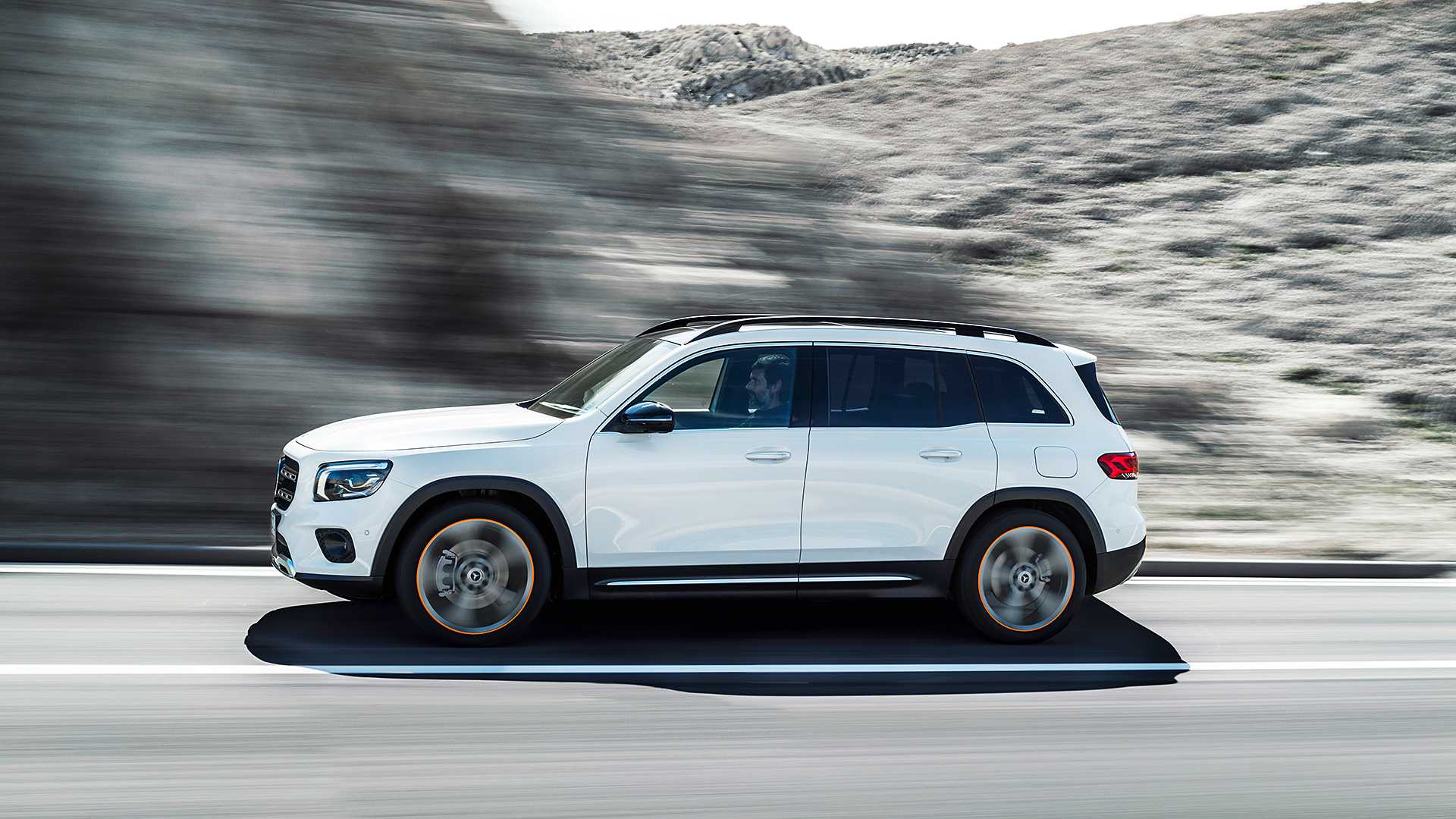 a60d542f-mercedes-benz-glb-7