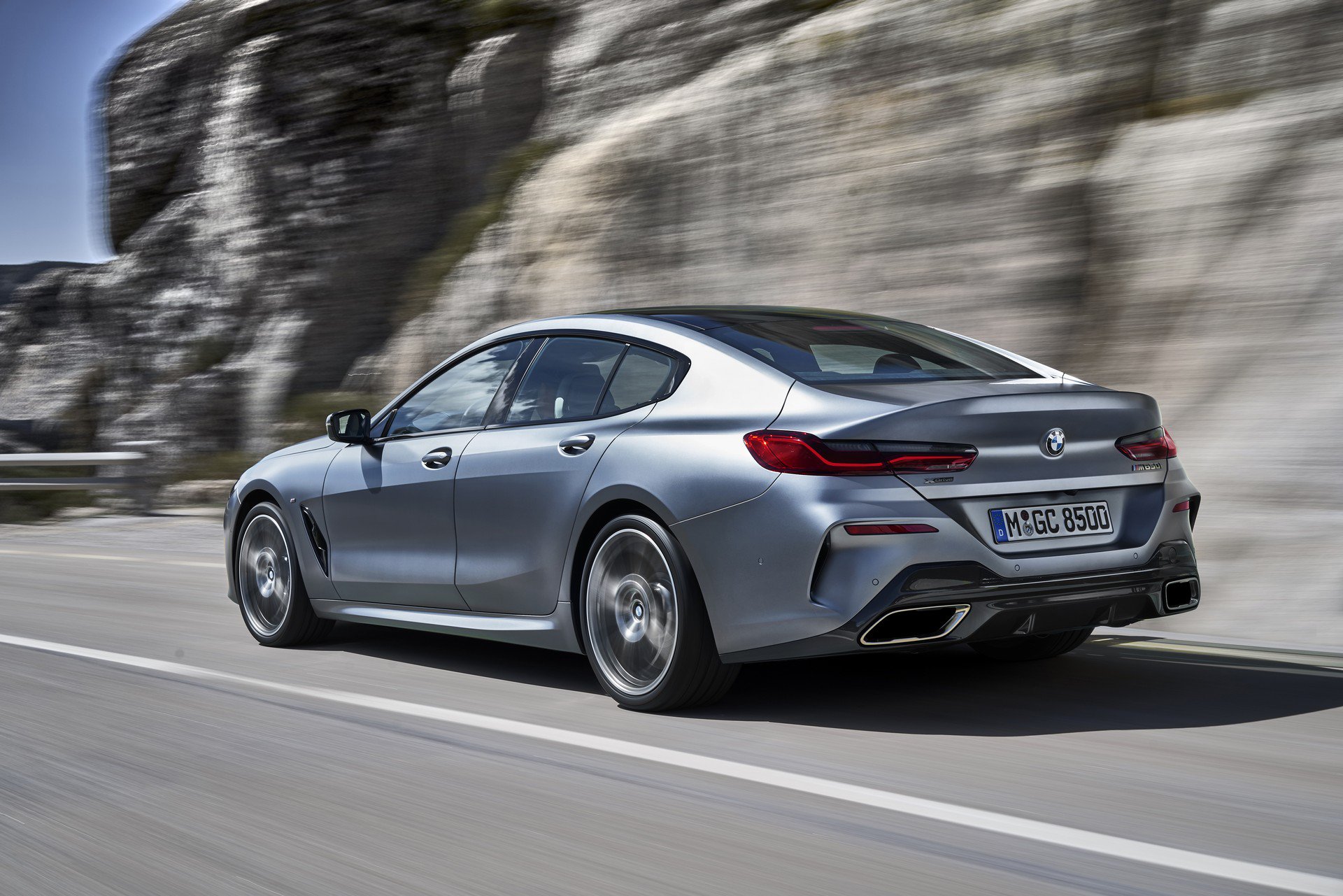 f8f0cb46-2020-bmw-8-series-gran-coupe-18
