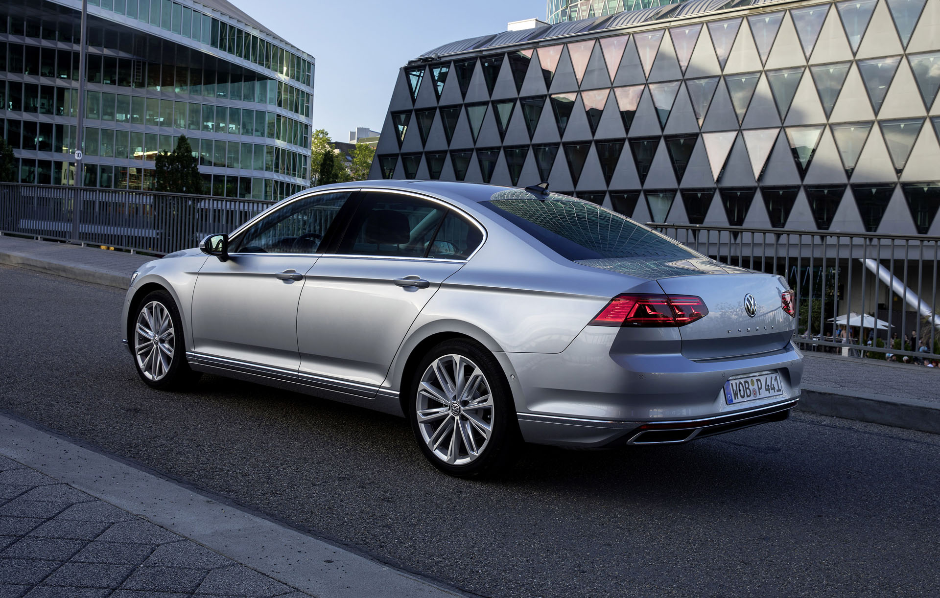 volkswagen_passat_highline_300